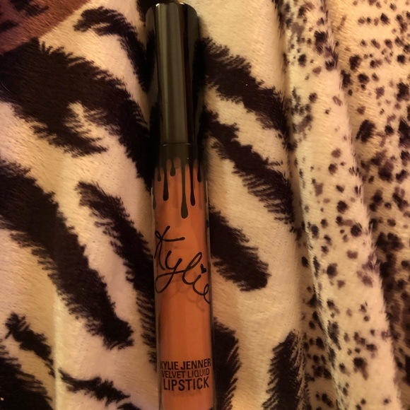 Kylie Cosmetics Other - Kylie Jenner Velvet Liquid Lipstick (Commando)